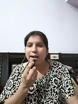 aliya-jaan71 online show from July 23, 2026, 7:01 pm