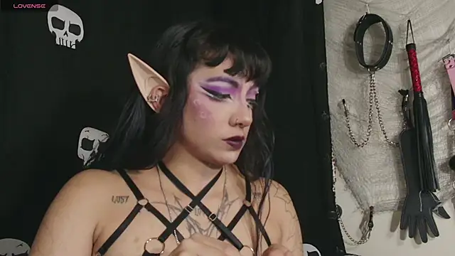 agathaaiko6 online show from October 25, 2025, 1:35 am