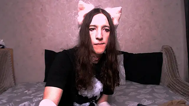 Snapshot of SilverMuse_ chatting on October 17, 2025, 10:34 pm SilverMuse  online show from October 17, 2025, 10:34 pm