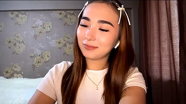 Snapshot of BahaiHeaven chatting on October 4, 2025, 8:12 am BahaiHeaven online show from October 4, 2025, 8:12 am