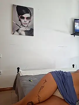 Snapshot of Lauraxxsteen chatting on October 20, 2025, 10:27 am Lauraxxsteen online show from October 20, 2025, 10:27 am