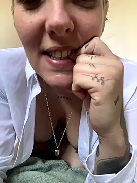 anonyme hot47 online show from November 20, 2025, 9:53 am