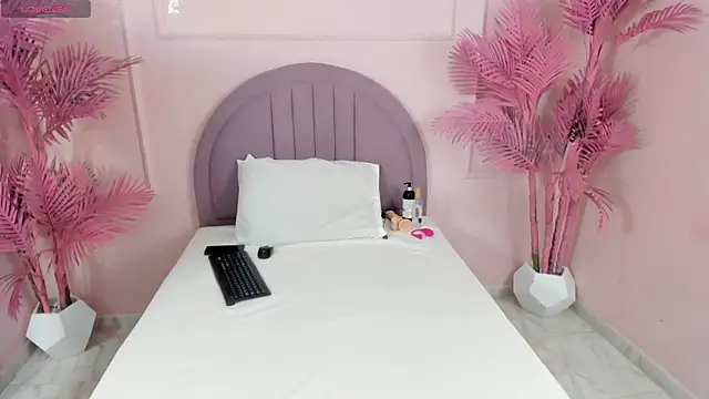 Maddybenson online show from September 25, 2025, 3:32 am