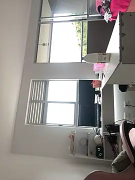 Susy spark online show from October 13, 2025, 7:03 pm