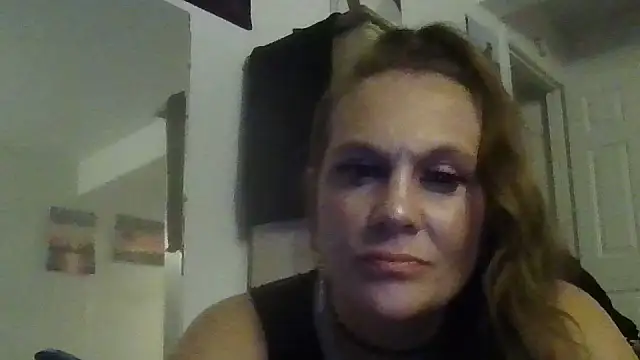 Snapshot of Ariasweetaspie chatting on October 28, 2025, 8:00 pm Ariasweetaspie online show from October 28, 2025, 8:00 pm