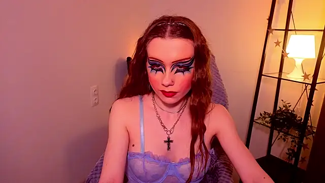 Snapshot of KarenSmitht chatting on April 3, 2026, 4:49 pm KarenSmitht online show from April 3, 2026, 4:49 pm