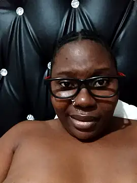 Snapshot of Darkchokola33 chatting on September 28, 2025, 6:13 pm Darkchokola33 online show from September 28, 2025, 6:13 pm