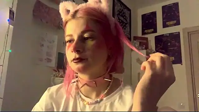 Snapshot of PinkVampire chatting on September 22, 2025, 6:43 pm PinkVampire online show from September 22, 2025, 6:43 pm