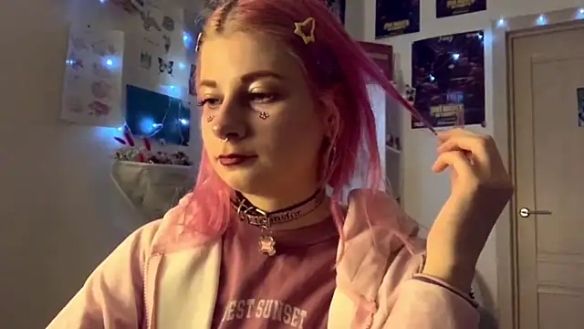 Snapshot of PinkVampire chatting on September 23, 2025, 6:11 pm PinkVampire online show from September 23, 2025, 6:11 pm