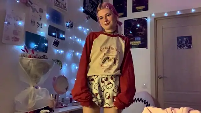 Snapshot of PinkVampire chatting on September 29, 2025, 8:46 pm PinkVampire online show from September 29, 2025, 8:46 pm