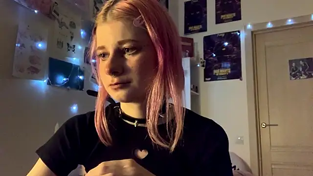 Snapshot of PinkVampire chatting on October 5, 2025, 6:06 pm PinkVampire online show from October 5, 2025, 6:06 pm