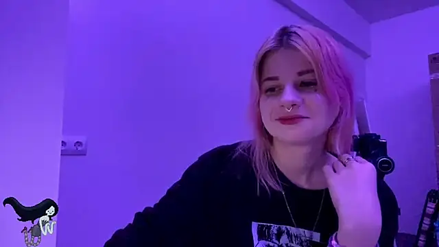 Snapshot of PinkVampire chatting on October 27, 2025, 9:41 pm PinkVampire online show from October 27, 2025, 9:41 pm