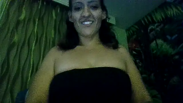 Snapshot of juiicy001 chatting on January 19, 2026, 1:37 pm juiicy001 online show from January 19, 2026, 1:37 pm