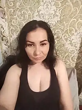 Mia24Blove online show from May 4, 2026, 5:53 pm