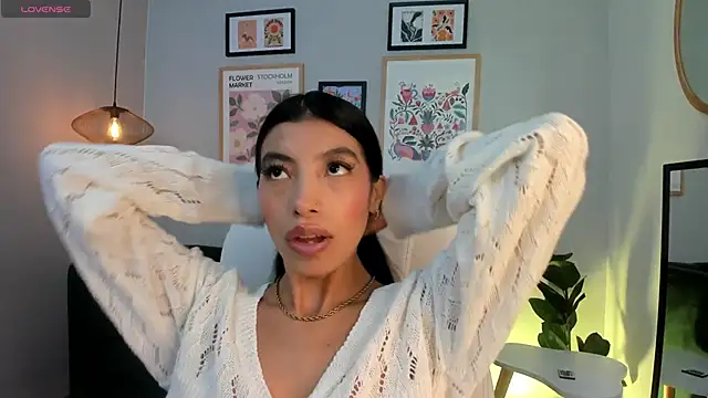 Tiffany Low online show from April 19, 2026, 3:22 pm