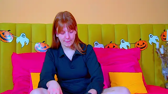 BeatriceBinoche online show from October 25, 2025, 6:35 pm