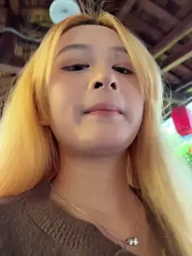 yuki june online show from November 14, 2025, 8:35 am