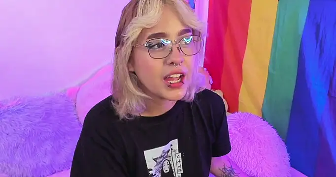 NekoWaifu online show from October 16, 2025, 1:12 pm