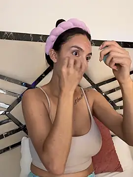 MiaKane99 online show from April 8, 2026, 1:38 am