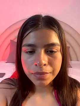 Snapshot of MaiaWest chatting on September 18, 2025, 5:26 pm MaiaWest online show from September 18, 2025, 5:26 pm