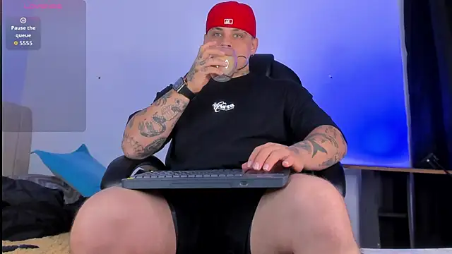 denis munera online show from October 15, 2025, 9:42 am