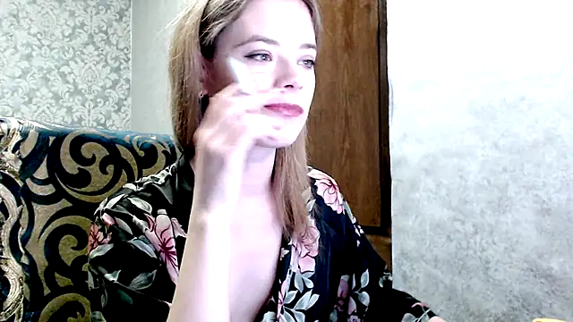 Kate  Loves online show from October 10, 2025, 5:34 pm