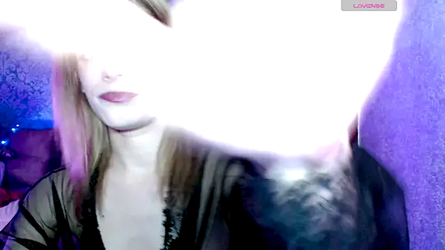 Kate  Loves online show from April 21, 2026, 7:17 pm