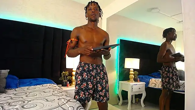 SkylerBigxxx online show from April 14, 2026, 4:18 am