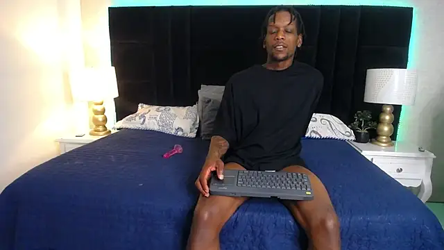 SkylerBigxxx online show from June 5, 2026, 4:08 am
