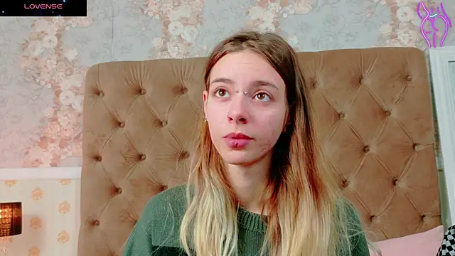 Snapshot of CoraVex chatting on October 29, 2025, 4:59 am CoraVex online show from October 29, 2025, 4:59 am