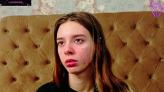 Snapshot of CoraVex chatting on November 30, 2025, 2:04 am CoraVex online show from November 30, 2025, 2:04 am