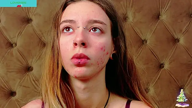 Snapshot of CoraVex chatting on December 14, 2025, 5:02 am CoraVex online show from December 14, 2025, 5:02 am