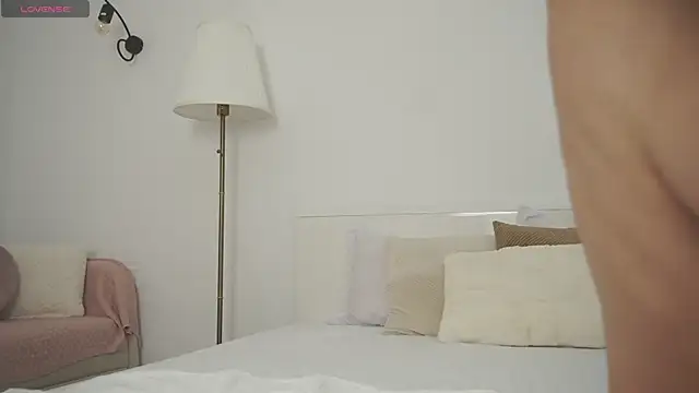 adisson fox online show from January 11, 2026, 7:02 am