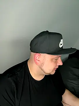 xXLustMolchXx online show from October 6, 2025, 4:59 pm