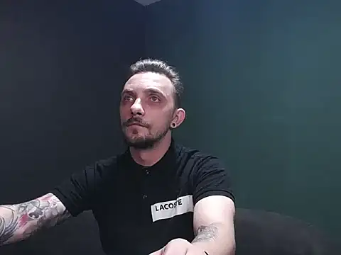 Snapshot of guesswhatbitch chatting on September 19, 2025, 4:51 pm guesswhatbitch online show from September 19, 2025, 4:51 pm