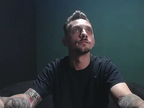 Snapshot of guesswhatbitch chatting on September 23, 2025, 11:41 pm guesswhatbitch online show from September 23, 2025, 11:41 pm