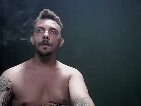 Snapshot of guesswhatbitch chatting on September 29, 2025, 9:41 pm guesswhatbitch online show from September 29, 2025, 9:41 pm