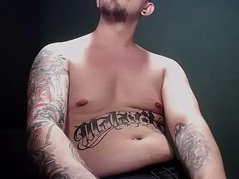 Snapshot of guesswhatbitch chatting on October 28, 2025, 4:31 pm guesswhatbitch online show from October 28, 2025, 4:31 pm