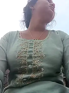 Hot Shredha online show from November 4, 2025, 1:38 am