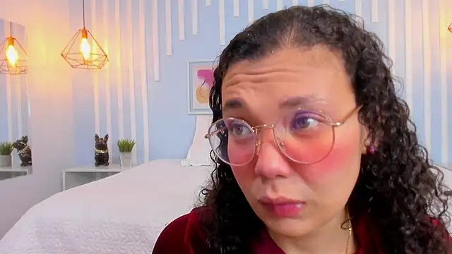 SweetStarr  online show from October 5, 2025, 1:53 pm