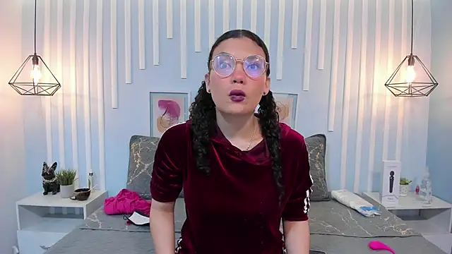 SweetStarr  online show from October 22, 2025, 12:49 pm