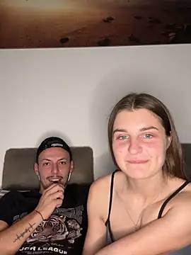 Snapshot of only4love chatting on September 27, 2025, 7:30 pm only4love online show from September 27, 2025, 7:30 pm