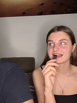 Snapshot of only4love chatting on October 20, 2025, 8:42 pm only4love online show from October 20, 2025, 8:42 pm