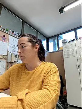 bichota85 online show from November 3, 2025, 11:44 am