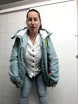 bichota85 online show from January 14, 2026, 9:15 am