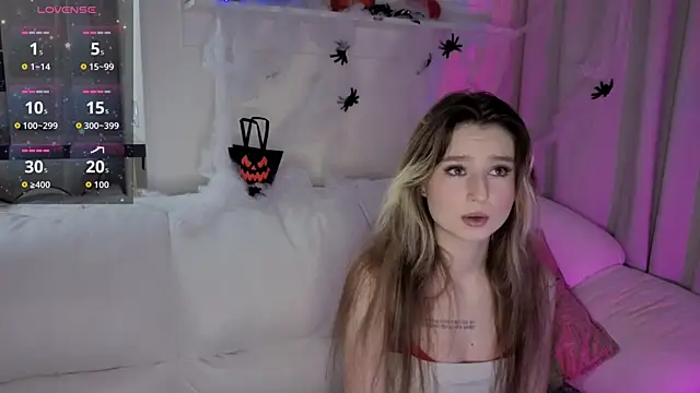  Lua   online show from October 30, 2025, 7:14 pm