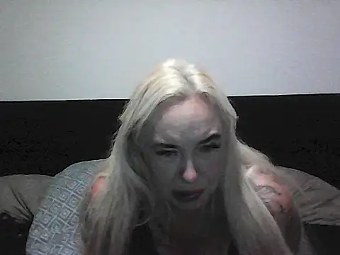 SweetLilith01 online show from September 19, 2025, 7:03 pm