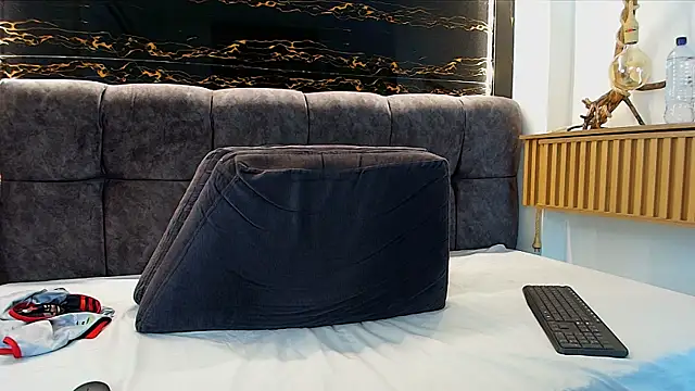 Snapshot of JeergMuscle chatting on April 1, 2026, 5:08 am JeergMuscle online show from April 1, 2026, 5:08 am