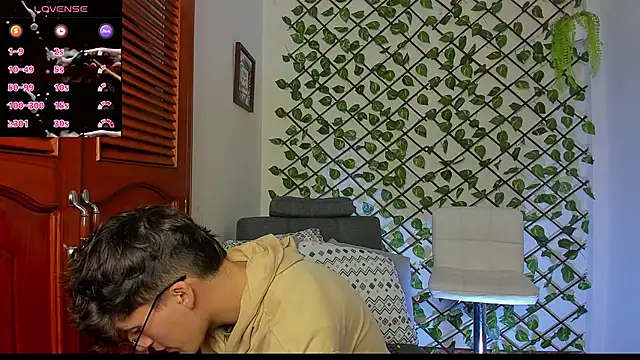 bellmontneon online show from November 21, 2025, 11:31 am