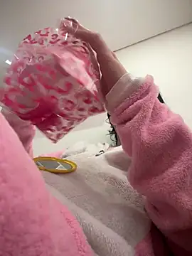 Daphnee-x online show from February 1, 2026, 12:37 pm